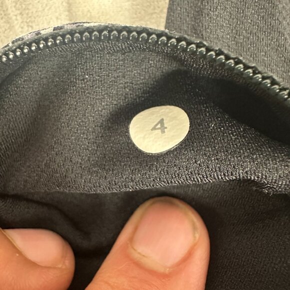 Lululemon Womens Black & White Patterned Athletic Leggings Size 4 - Picture 4 of 4